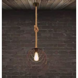 Lampadario a sospensione in corda di ancoraggio con cerchi in ferro