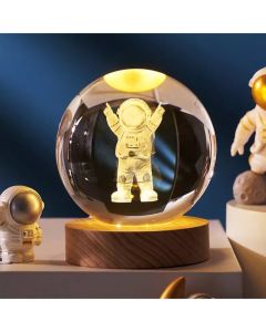 Lampada Notturna 3D a Forma di Sfera di Cristallo  Astronauta con Base in Legno e LED 